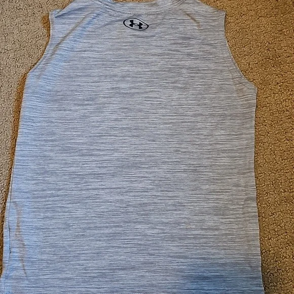 UNDER ARMOUR 4 LOT EUC BOYS 1 SHORT SET 3 SHIRTS - Picture 9 of 14